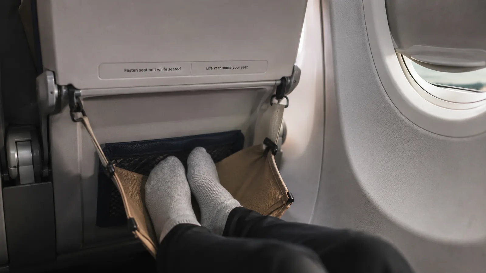 10 Reasons a Footrest Makes Long Flights More Bearable